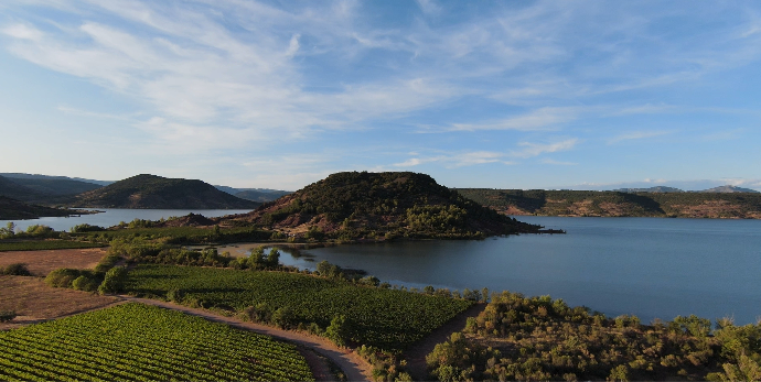 Lac du Salagou vu en drone avec Fly with me France 